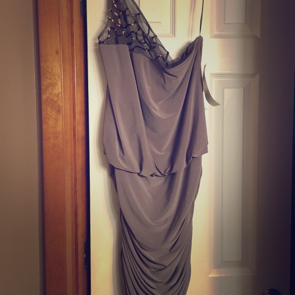❤️CLEARANCE NWT❗️One Shoulder Dress